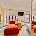 Apartment 19 Living *
