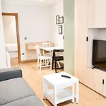 19 Living アパートホテル レオン